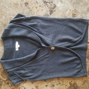 Short sleeve one button sweater "jacket"